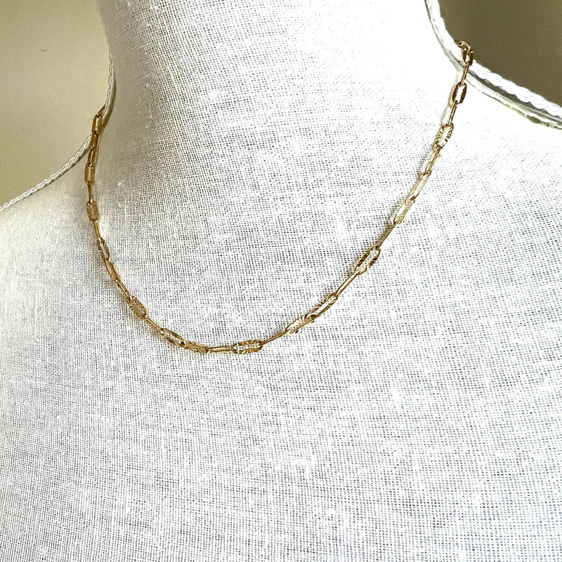 Oval Texture Chain Necklace