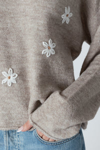 LIGHTWEIGHT CREW W HAND EMBROIDERED FLOWERS | Beige-Lyla & Luxe-Cloud Nine Pajamas